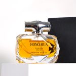 Flacon de parfum de lux în formă de poligon 30ml 80ml flacon spray cu parfum de sticlă cu capac din bambus | Sticla Honghua
