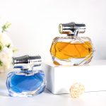 Flacon de parfum de lux în formă de poligon 30ml 80ml flacon spray cu parfum de sticlă cu capac din bambus | Sticla Honghua