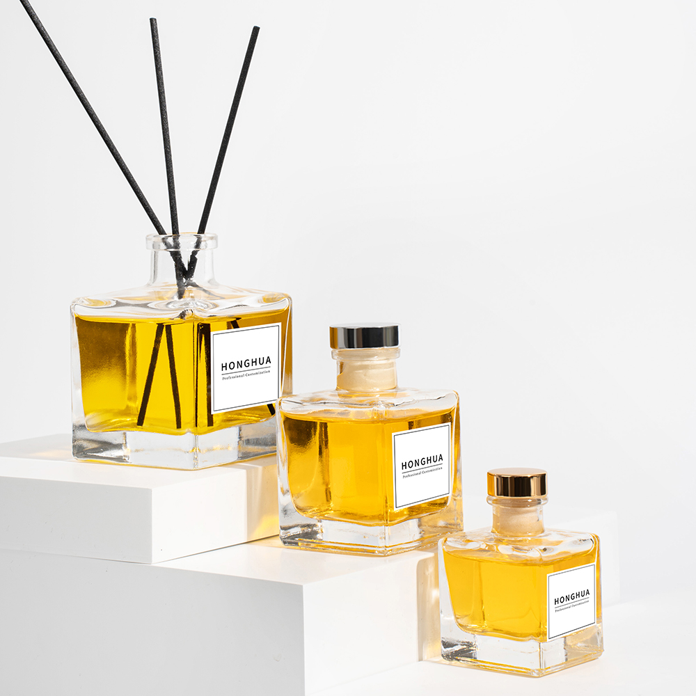 reed diffuser bottle with packaging